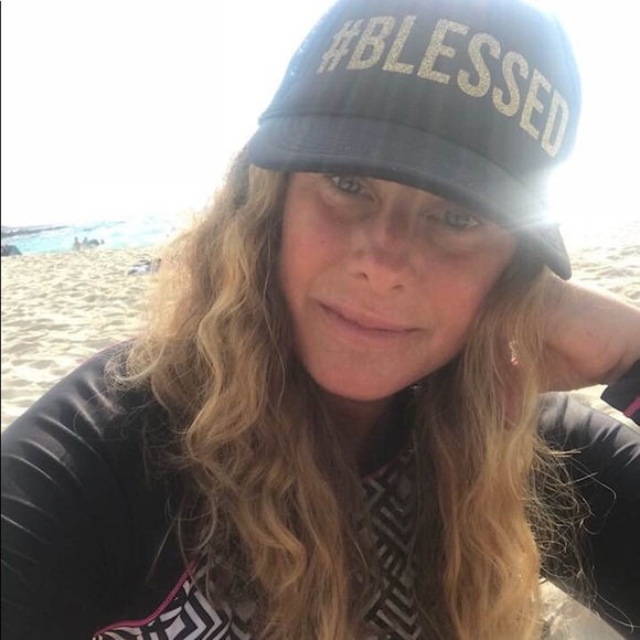 Meet your Posher, Tara - Picture 2 of 2